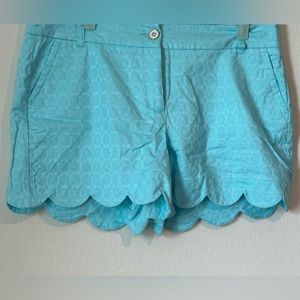 Crown & Ivy Shelby Scalloped shorts